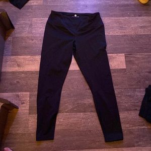 cute black leggings ⚠️Cleaning out my closet⚠️ CHECK MY PAGE 4 GOOD DEALS⚠️⚠️⚠️